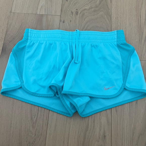 Nike shorts size small - Picture 1 of 3